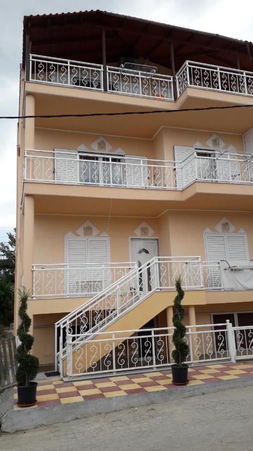 House Dilena Tsimtsiri Luxury Apartment 1 يميناريا المظهر الخارجي الصورة