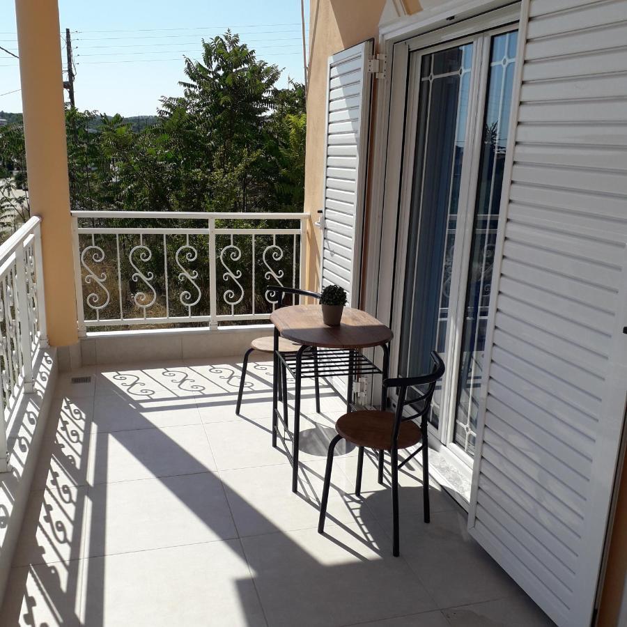 House Dilena Tsimtsiri Luxury Apartment 1 يميناريا المظهر الخارجي الصورة